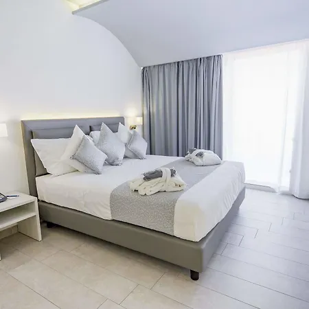 Ossuna Bay Boutique Hotell 3*